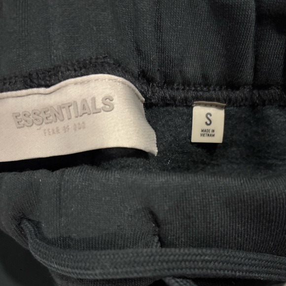 Fear of God Essentials Relaxed Pant, Stretch Limo - Small - Picture 4 of 6